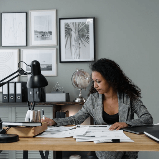 Céleste Finluxor - Équipe d'experts en crypto-monnaies